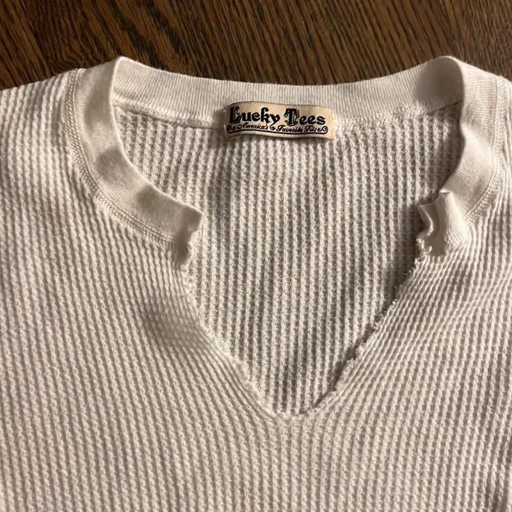 Lucky Brand Tees white 3/4 length sleeve textured v-neck top, size small